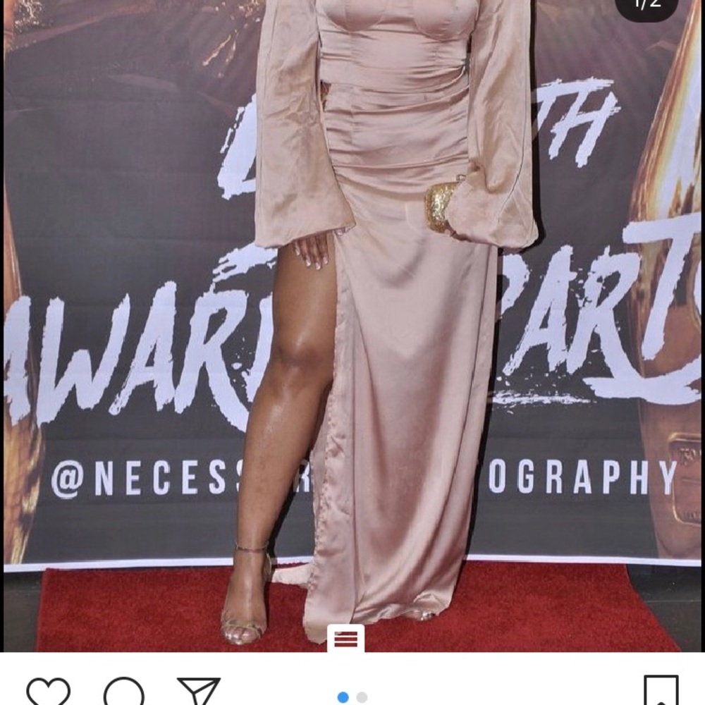 Open Side Gold Detail Maxi
Worn once